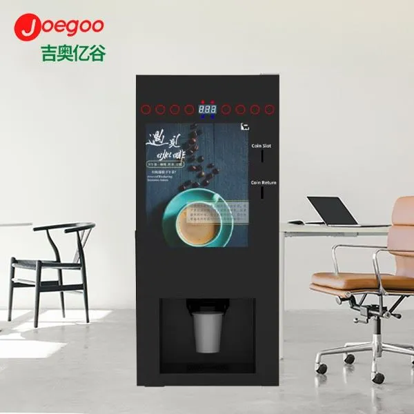 फोम के साथ कॉफी मशीन